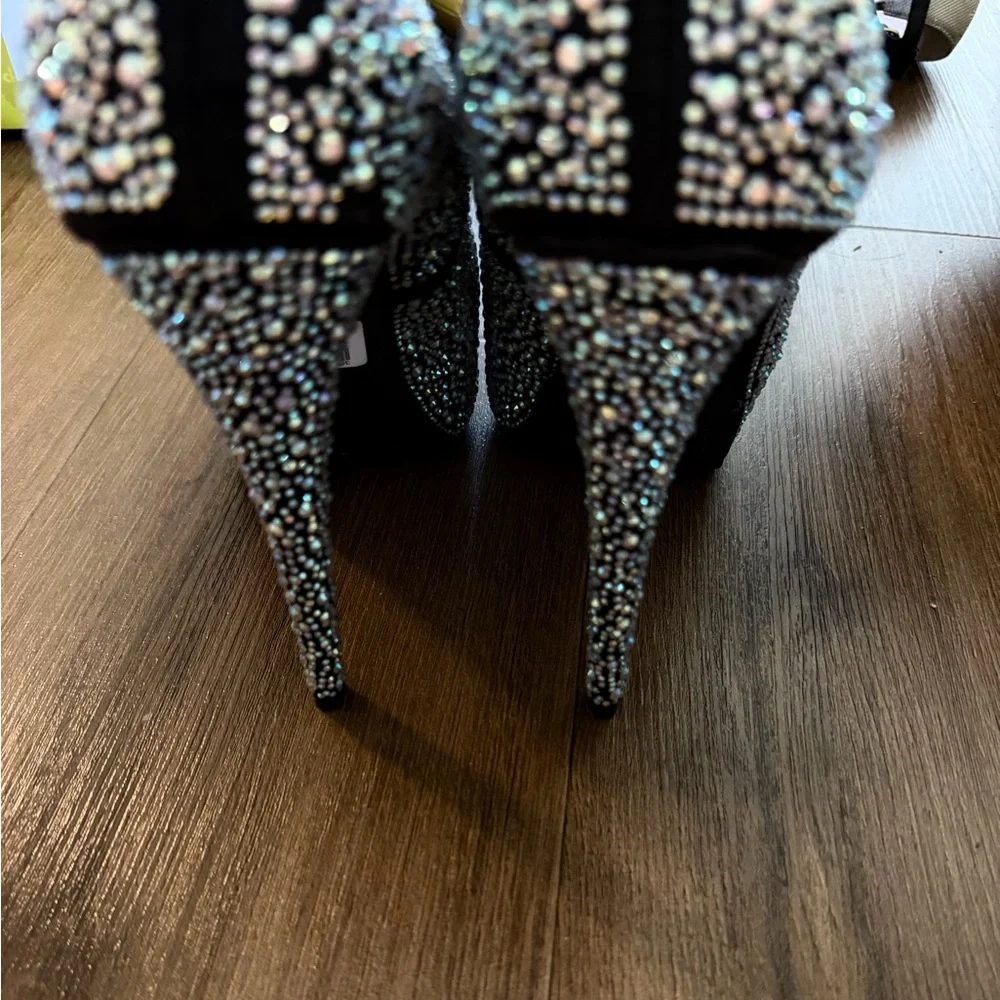 Bedazzled Pump - Picture 3 of 8
